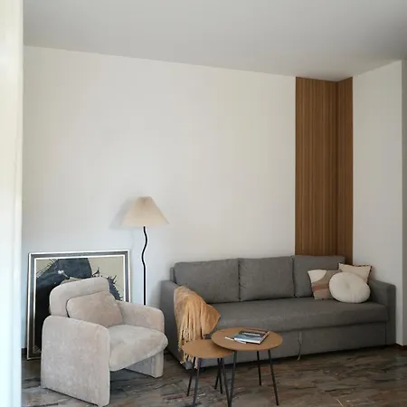 Unique 2 Apartment